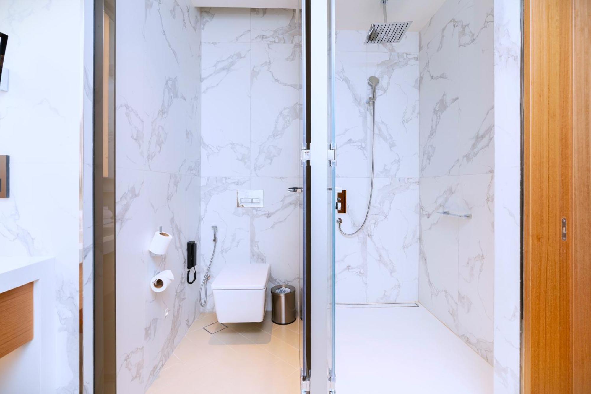 313 Beyond Luxury Apartment